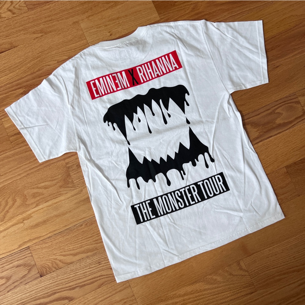 Monster tour T shirt Eminem and Rihanna White Size Large Short Sleeve cotton